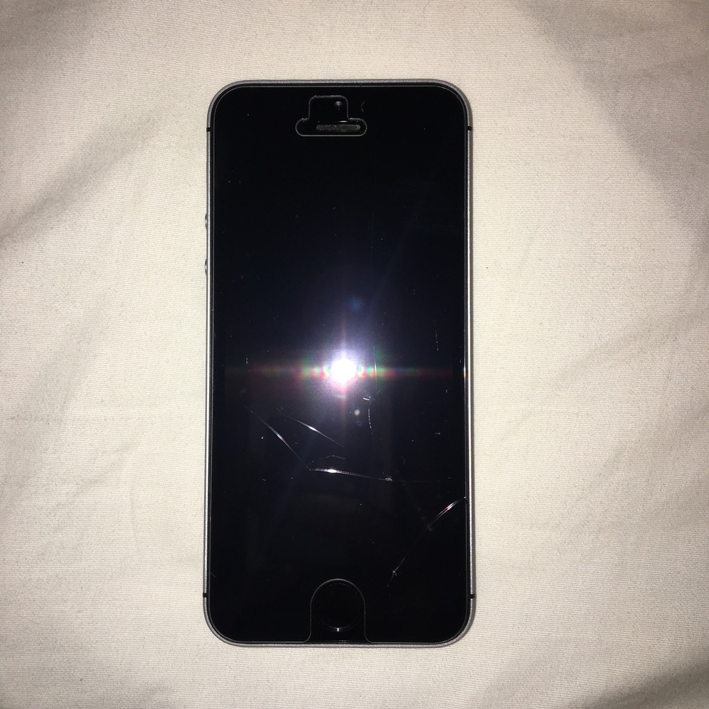 iphone se, black straight talk
